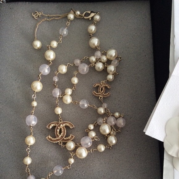 Authentic Chanel necklace - Picture 2 of 8